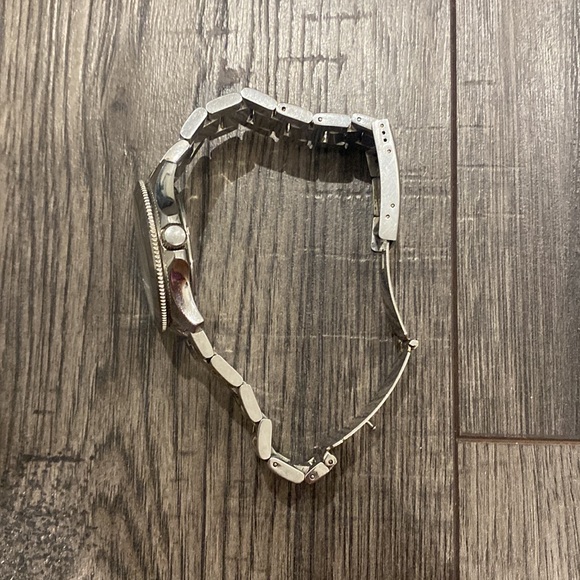 FOSSIL SILVER WATCH - Picture 2 of 5